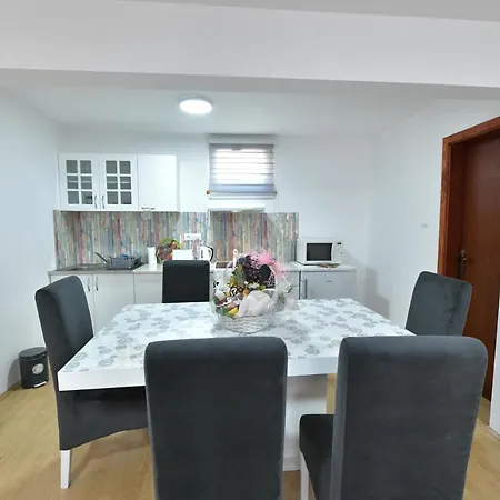 アパート Filipovic